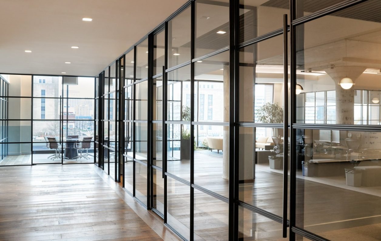 Royal Oaks Estate – Custom Glass Partitions